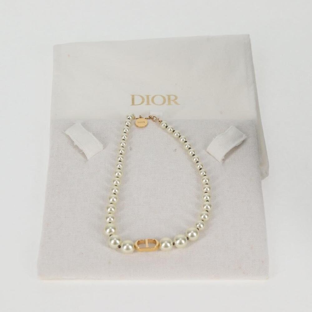 Dior Necklace Pearl White